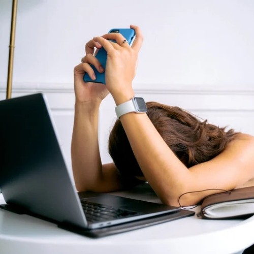 A dificuldade de se tornar adulto: uma jornada além da maioridade